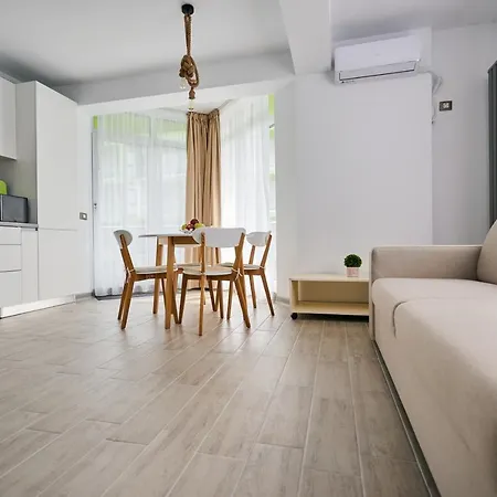 Apartament Adary Pool & Mamaia Nord Năvodari