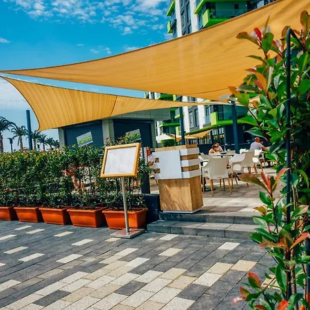 Adary Pool & Mamaia Nord 3* Năvodari