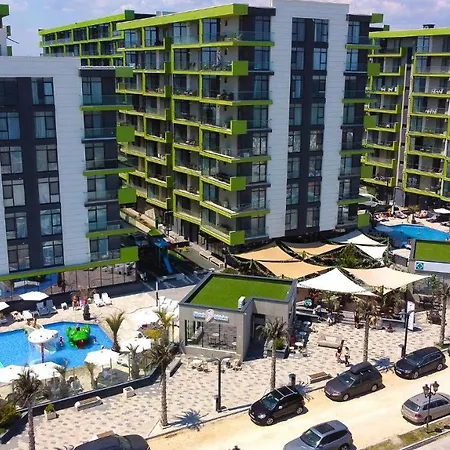 Adary Pool & Mamaia Nord